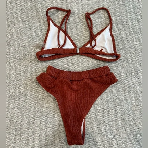 Bikini Set - Picture 2 of 4